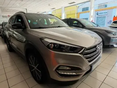 Usado Hyundai Tucson GO! 177 CV (130 kW) 2018 Gris SUV