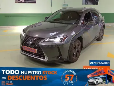 Usado Lexus UX Business Edition 184 CV (135 kW) 2022 Gris / plata SUV