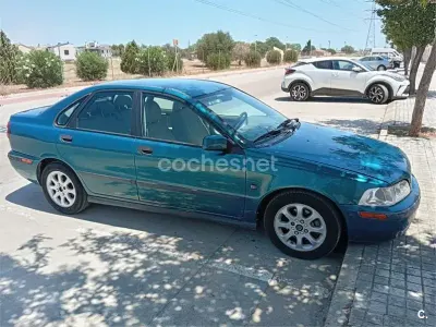Usado Volvo S40 115 CV (84 kW) 2001 Verde Berlina
