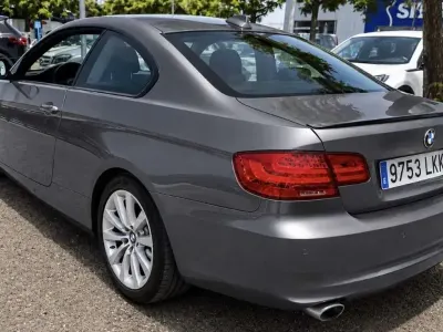 Usado BMW 320 184 CV (135 kW) 2010 Gris Coupe