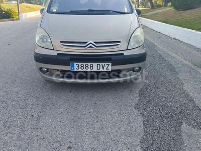 Usado Citroën Xsara Picasso Exclusive 90 CV (66 kW) 2006 Marrón Monovolumen