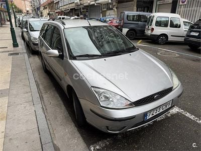 Gris / plata Usado 2004 Ford Focus Ambiente Familiar | 2100 € (Precio justo)