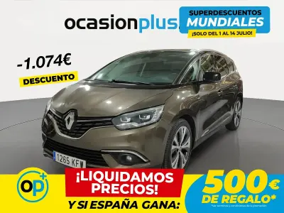 Usado Renault Scénic Zen 130 CV (95 kW) 2017 Marrón Monovolumen