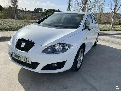 Usado Seat Leon Reference 125 CV (91 kW) 2011 Blanco Utilitario