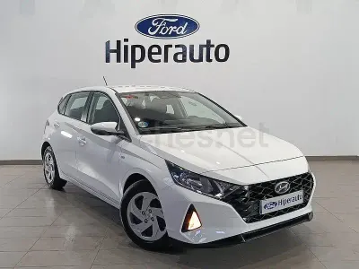 Usado Hyundai i20 100 CV (73 kW) 2021 Blanco Utilitario