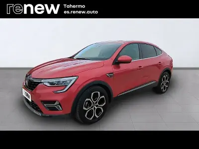 Usado Renault Arkana Zen 145 CV (106 kW) 2022 Rojo SUV