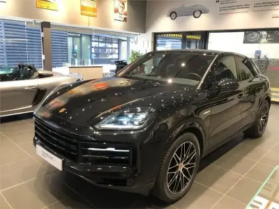 Usado Porsche Cayenne E-Hybrid 470 CV (345 kW) 2025 Negro SUV