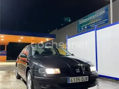 Käytetty Seat Leon Sport 110 HP (80 kW) 2005 Musta Viistoperä