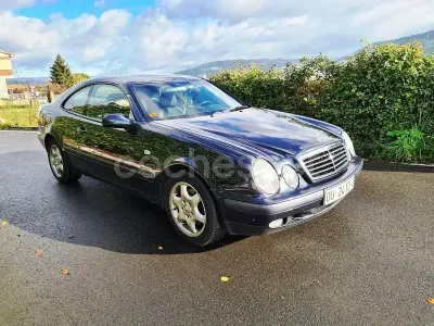 Usado Mercedes CLK200 136 CV (100 kW) 1998 Azul Coupe