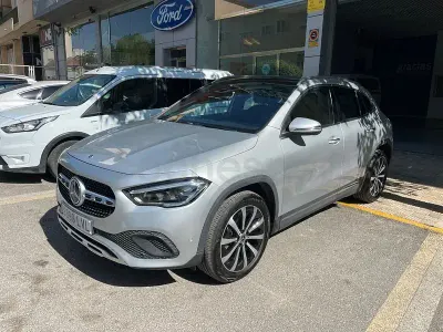 Usado Mercedes GLA200 150 CV (110 kW) 2021 Gris / plata SUV