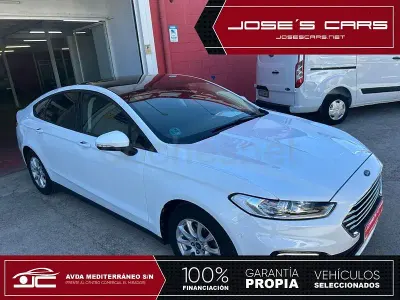 Usado Ford Mondeo Trend 150 CV (110 kW) 2021 Blanco Berlina