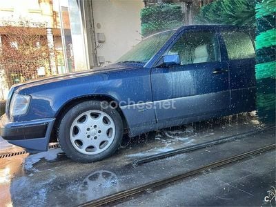 Usado Mercedes E230 132 CV (97 kW) 1990 Azul Berlina