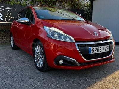 Usado Peugeot 208 Signature Sky 99 CV (72 kW) 2019 Naranja Utilitario