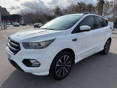 Usado Ford Kuga ST-Line 150 CV (110 kW) 2018 Blanco SUV
