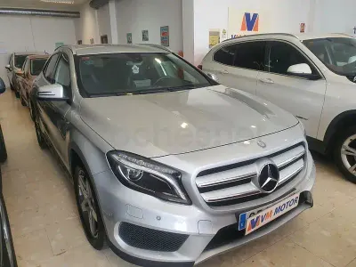 Usado Mercedes GLA200 136 CV (100 kW) 2019 Gris / plata SUV