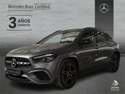 Usado Mercedes GLA200 150 CV (110 kW) 2025 Gris montaña SUV