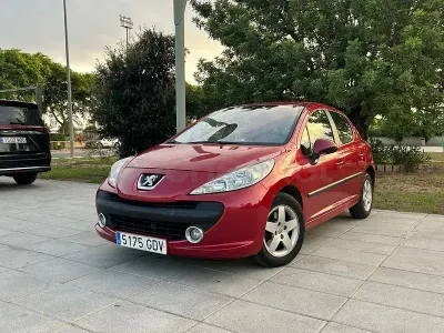 Usado Peugeot 207 Sport 95 CV (69 kW) 2009 Granate Berlina