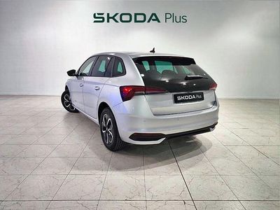Usado Skoda Scala Selection 115 CV (84 kW) 2025 Gris plata Utilitario