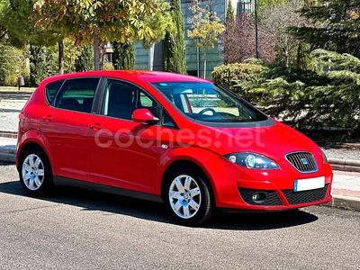 Usado Seat Altea I-Tech 105 CV (77 kW) 2014 Rojo Monovolumen