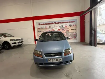 Usado Chevrolet Kalos SE 72 CV (52 kW) 2005 Azul Berlina