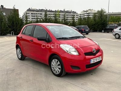 Occasion Toyota Yaris Live 69 PK (50 kW) 2010 Rood Hatchback