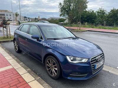 Usado Audi A3 Advanced 125 CV (91 kW) 2015 Azul Berlina