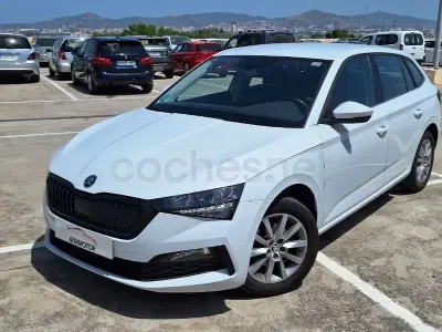 Usado Skoda Scala Ambition 150 CV (110 kW) 2021 Blanco Utilitario
