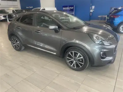 Usado Ford Puma Titanium 125 CV (91 kW) 2023 Gris magnetic (metalizado) SUV
