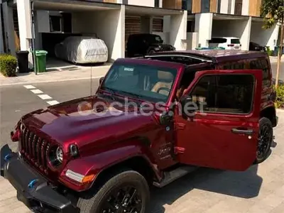 Usado Jeep Wrangler Sahara 381 CV (280 kW) 2021 Granate SUV