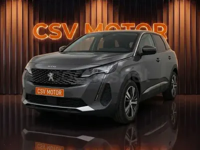 Usado Peugeot 3008 Allure 130 CV (95 kW) 2024 Gris / plata SUV