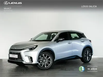Usado Lexus LBX 136 CV (100 kW) 2025 Plata SUV