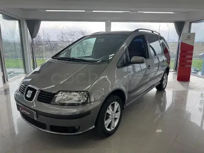 Begagnad Seat Alhambra Reference 140 HK (102 kW) 2009 Grå Minibuss