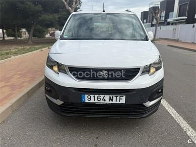 Usado Peugeot Rifter Active 100 CV (73 kW) 2021 Blanco Monovolumen