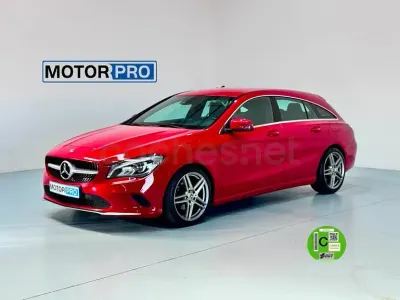Usado Mercedes CLA220 Shooting Brake 177 CV (130 kW) 2017 Rojo Familiar