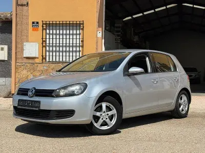 Usado VW Golf VI Advance 105 CV (77 kW) 2011 Gris / plata Utilitario