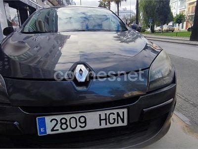 Usado Renault Mégane GrandTour Expression 105 CV (77 kW) 2011 Negro Familiar