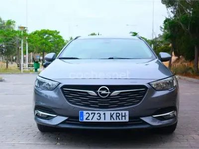 Usado Opel Insignia Innovation 136 CV (100 kW) 2018 Gris / plata Familiar