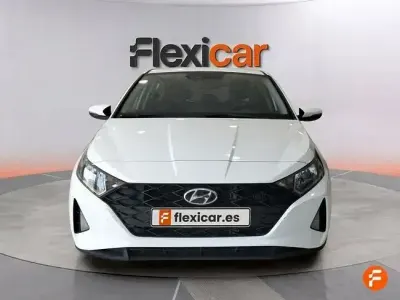 Usado Hyundai i20 100 CV (73 kW) 2021 Blanco Utilitario