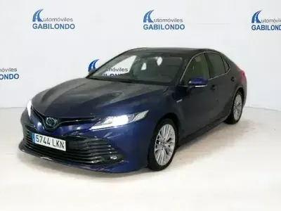 Käytetty Toyota Camry Advance 218 HP (160 kW) 2020 Sininen Sedan