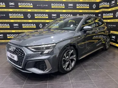 Usado Audi A3 Premium 150 CV (110 kW) 2022 Gris / plata Berlina