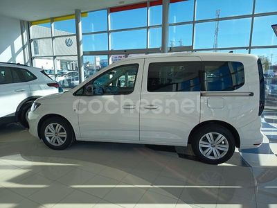 Blanco Usado 2023 VW Caddy Maxi Monovolumen | 27.875 € (Caro)