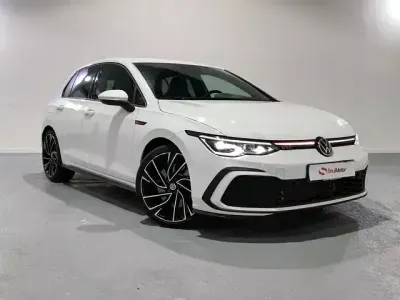 Usado VW Golf VIII GTI 245 CV (180 kW) 2023 Blanco Utilitario