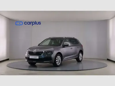 Usado Skoda Kamiq Ambition 110 CV (80 kW) 2022 Gris SUV