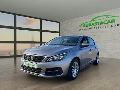 Usado Peugeot 308 Business-Line 130 CV (95 kW) 2020 Gris / plata Berlina