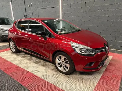 Begagnad Renault Clio IV LIMITED 90 HK (66 kW) 2016 Röd Sedan