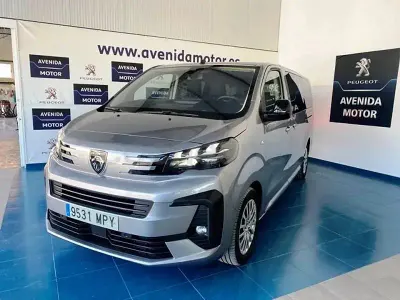 Usado Peugeot Traveller Business-Line 180 CV (132 kW) 2024 Gris / plata Monovolumen