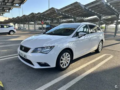 Usado Seat Leon ST Style 110 CV (80 kW) 2016 Blanco Familiar