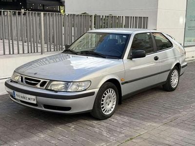 Usado Saab 9-3 150 CV (110 kW) 1998 Plateado Coupe