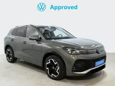 Usado VW Tiguan R-line 150 CV (110 kW) 2025 Verde SUV