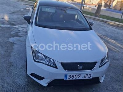 Usado Seat Leon Ecomotive 110 CV (80 kW) 2016 Blanco Berlina
